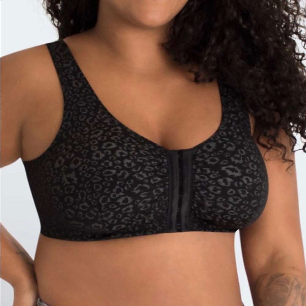 LEADING LADY Front Closure Stretch Bra